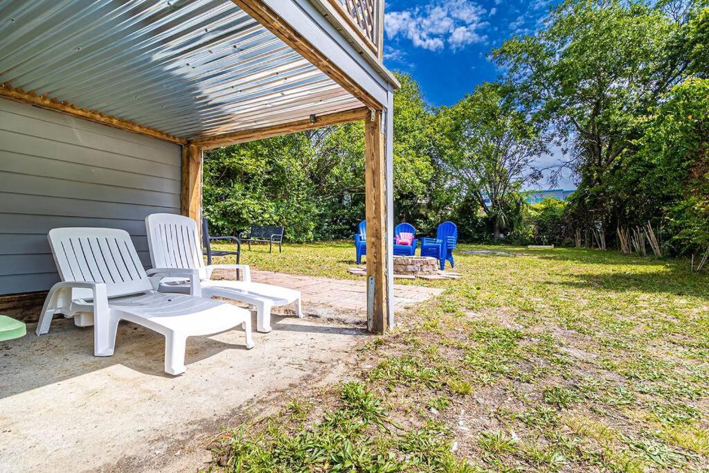 Gorgeous Centrally Located Ocean View 2 King, Huge Private Yard & Deck, Firepit, Bbq, & Game Tables Myrtle Beach Exterior foto